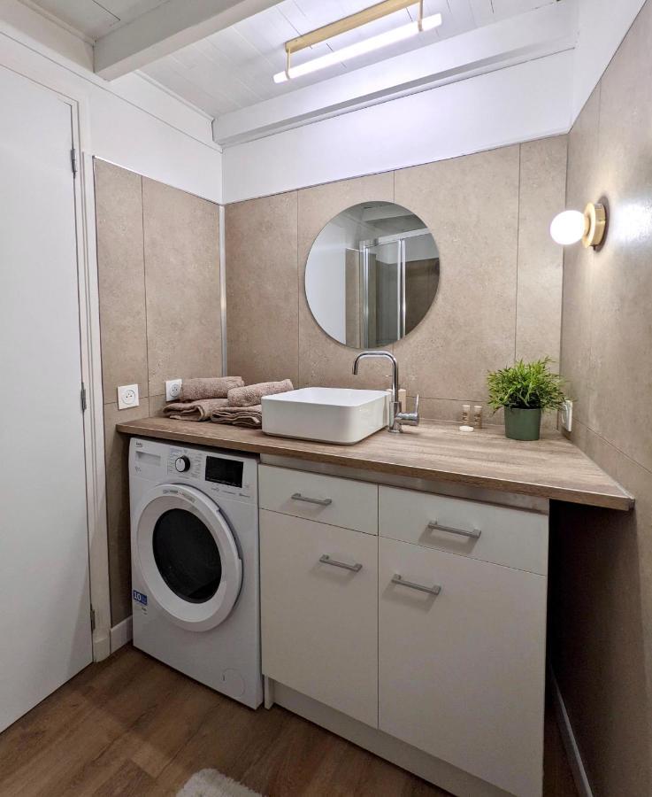 Joli Appartement De Charme Renove En Centre Ville Aubenas Bagian luar foto