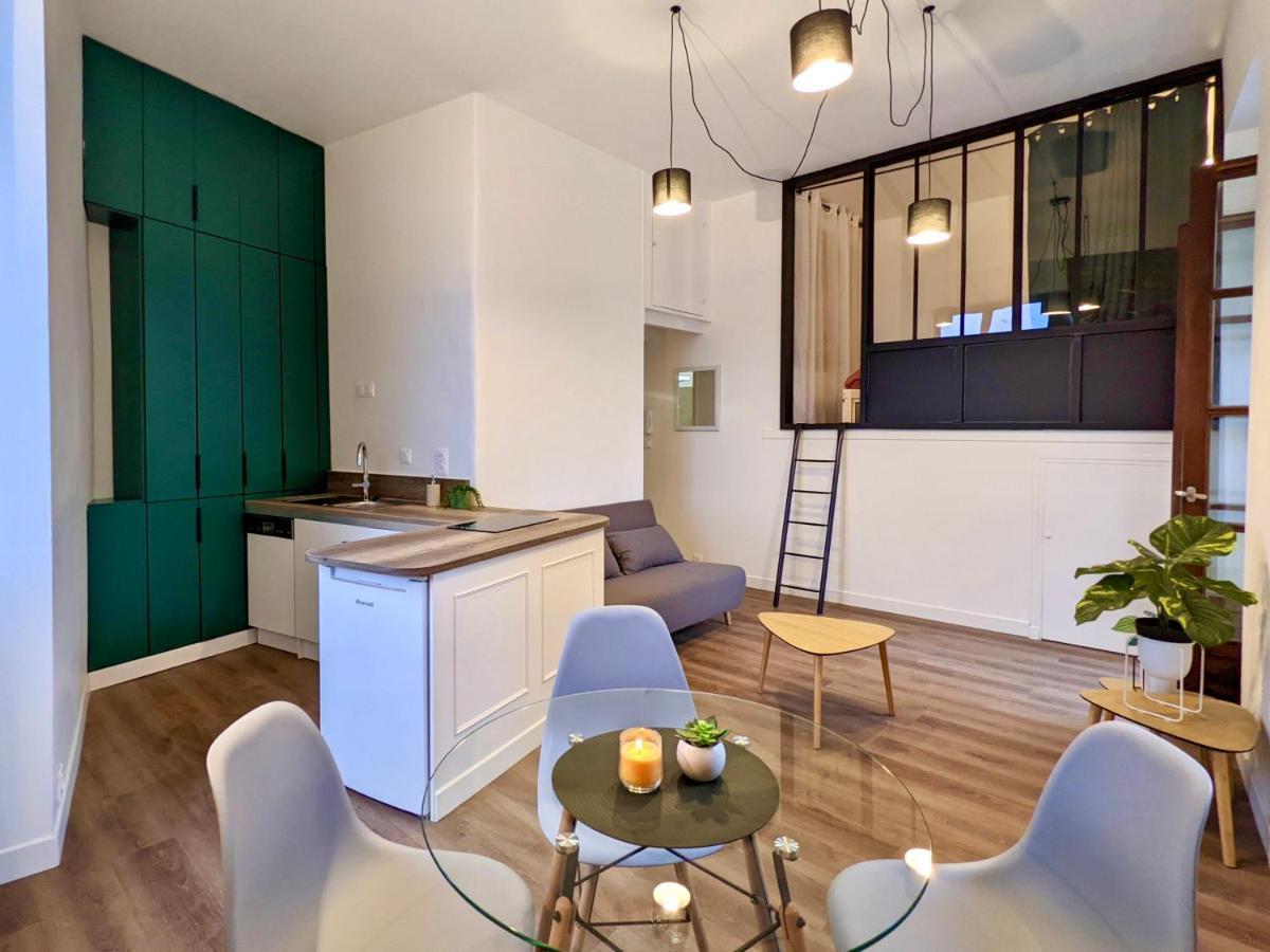Joli Appartement De Charme Renove En Centre Ville Aubenas Bagian luar foto