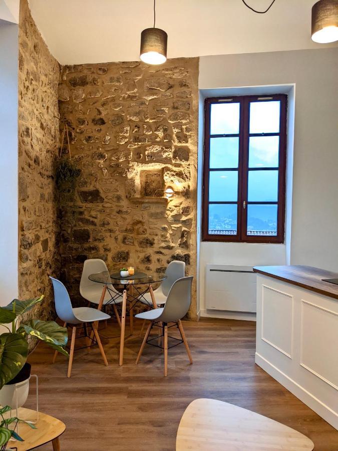 Joli Appartement De Charme Renove En Centre Ville Aubenas Bagian luar foto
